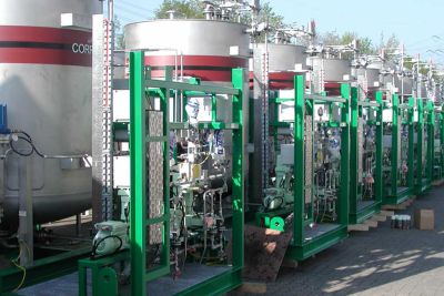 Produkte in einer Reihe, au&szlig;en auf dem Hof